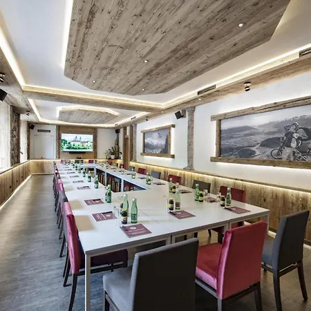 Leipziger Hof Otel 4*
