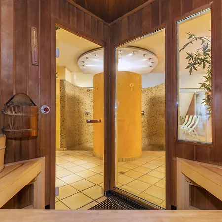 Leipziger Hof Otel 4*