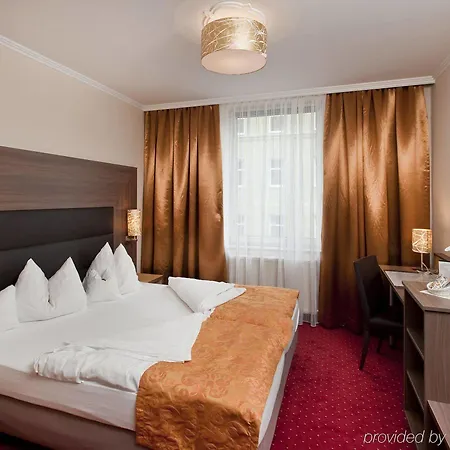 Leipziger Hof Otel 4*