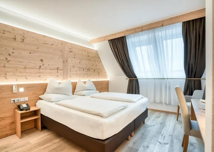 Leipziger Hof Otel 4*