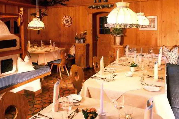 Leipziger Hof Otel 4*