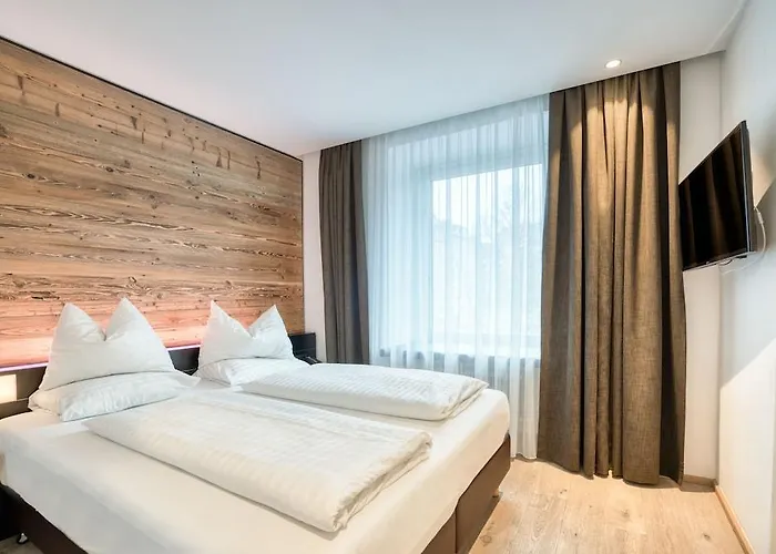 Leipziger Hof Otel 4*