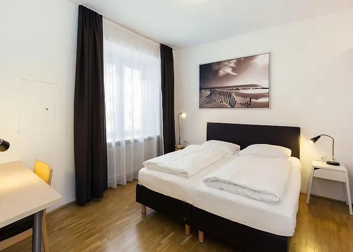 Leipziger Hof Otel 4*