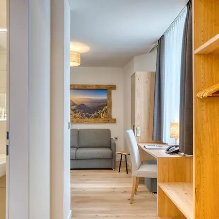 فندق لايبزيغر هوف انسبروك 4*