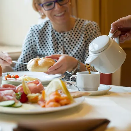 فندق لايبزيغر هوف انسبروك 4*